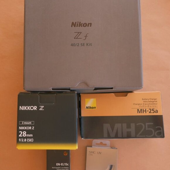 nikon zf (black) + 40mm f/2 + 28mm f/2.8 - Picture 4 of 4